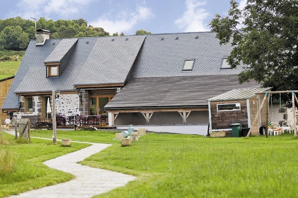 منزل الضيف Saint-Martin-Valmeroux  في Domaine De La Chaux De Revel المظهر الخارجي الصورة